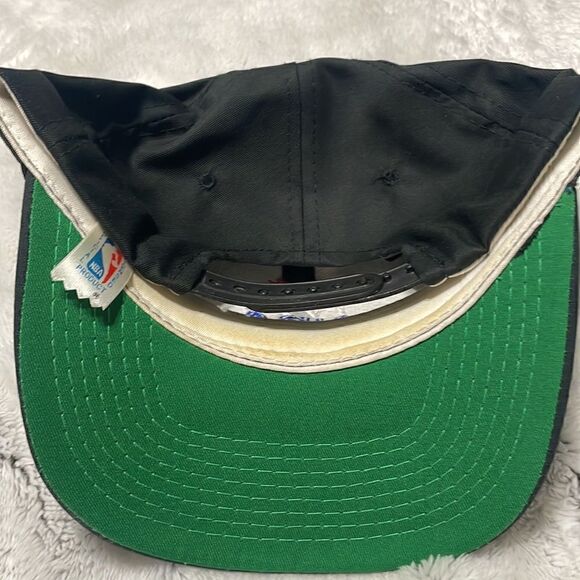 The 1990 NBA Finals Hat - Picture 4 of 6